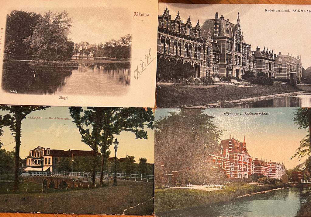 [Antique postcards Alkmaar, 1915] Vier antieke ansichtkaarten van Alkmaar: Singel, Kadettenschool, Cadettenschool, Hotel Nachtegaal, each 9 x 13 cm.