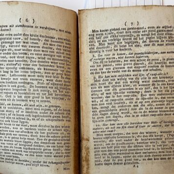 [Science, Maths, [1880], Rare] Honderd wiskundige en wetenschappelijke vragen en antwoorden tot nut en vermaak, Amsterdam en Rotterdam, A. en P. Feteris, [1880], 32 pp (some pages damaged by former tape).