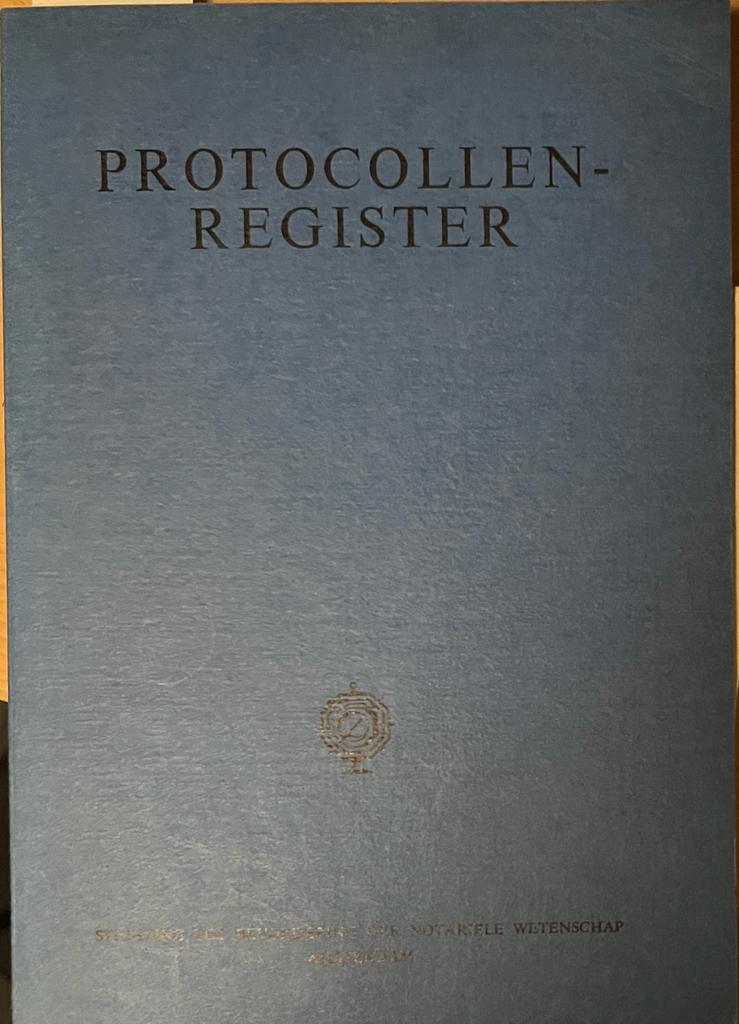 Protocollenregister, register van de protocollen der notarissen die in de periode 1916-1984 in Nederland in functie waren. 2e druk, Amsterdam 1985. 214 pag.