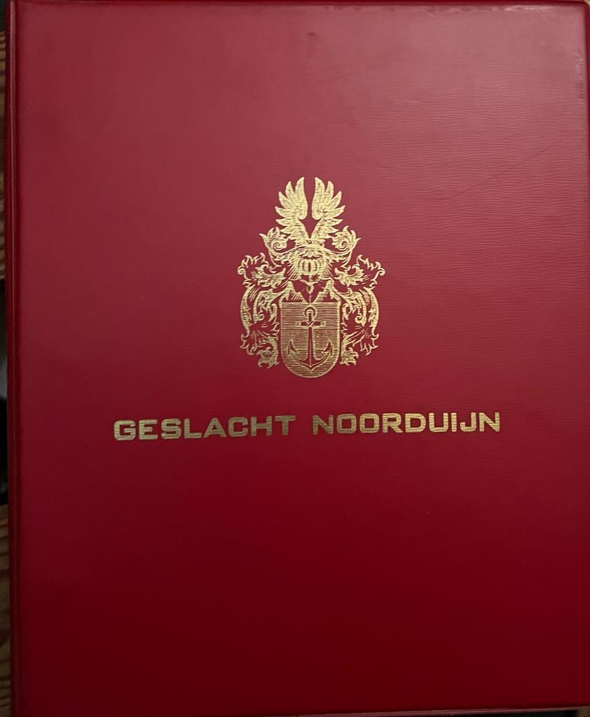 Geslacht Noorduyn / Noorduijn. Uitvoerige genealogie, losbladig in ringband, `bijgewerkt t/m juli 1977'. 275 p., geïll.