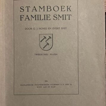 [Complete set, 2 volumes] Stamboek familie Smit, eerste deel: tekst. Koog a/d Zaan 1935, 280 p.; 2de deel: platen, Koog a/d Zaan 1924, 64 p., met ingeplakte foto's.