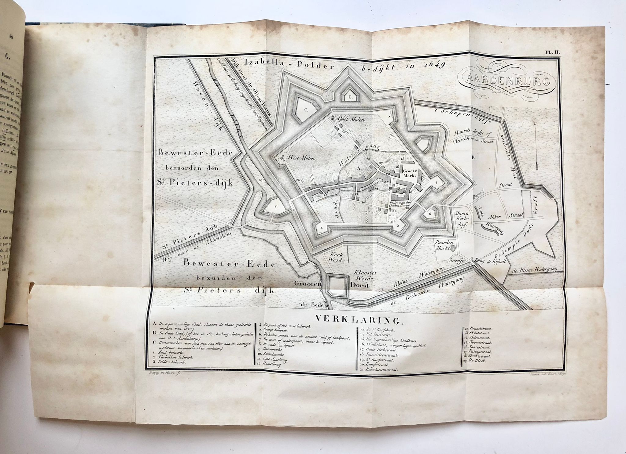 [Aardenburg, Zeeland] Oud Aardenburg en deszelfs handel, in het begin der XIVe eeuw door J. Ab Utrecht Dresselhuis, met plattegrond, van pagina 38 tot 102.