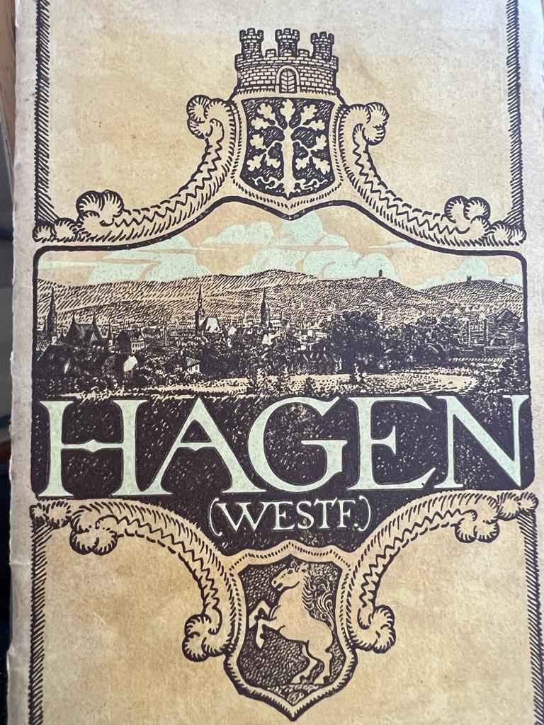 [City map Hagen, Westfalen 1925/26] Hagen (Westf.) Kleiner führer mit stadtplan herausgegeben vom Hagener verkehrsverein E. V. 1925/26, Den besuchern der stadt gewidmet, 32 pp.