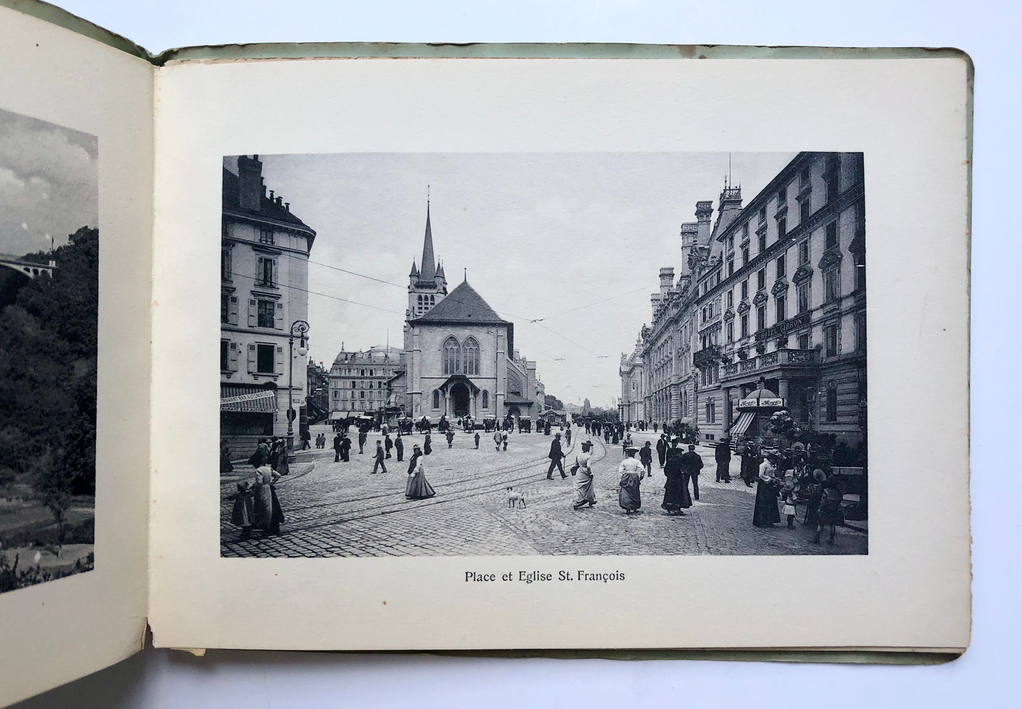 [Switzerland] Lausanne, Payot & Cie, Libraires, Editeurs Lausanne, Jullien Frères Edit. Photo. Genève, 16 pp.