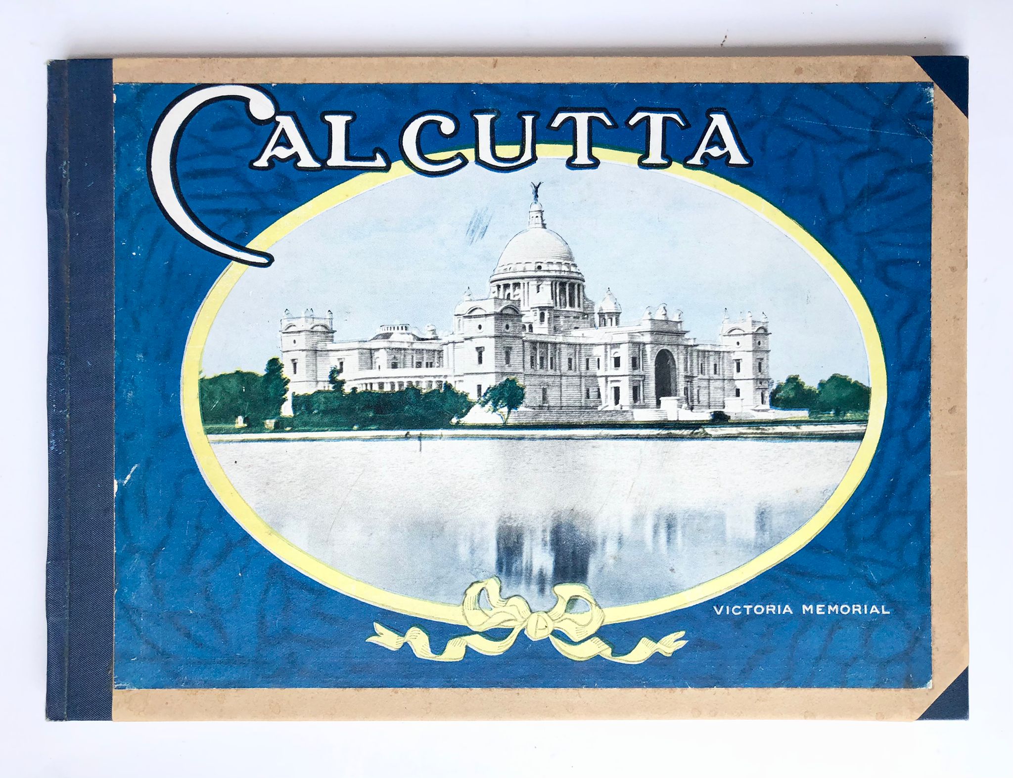 [India] Calcutta, Victoria Memorial, a brief historical, pictorial & informative survey of places of interest to the visitor, 58 pp.