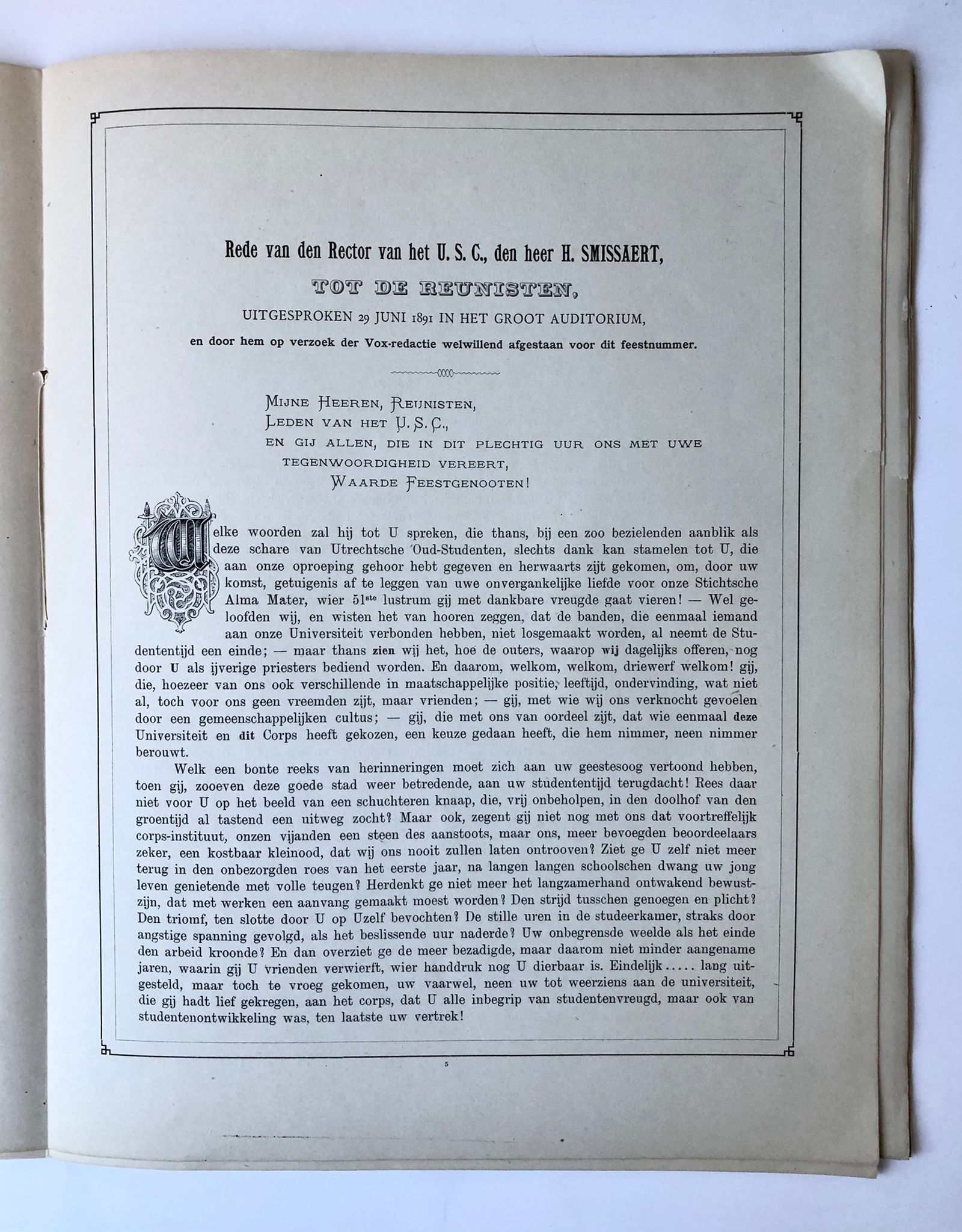 [Student magazine, Utrecht, 1891] Feestnummer der Vox Stidiosorum, studenten weekblad t.g.v. het 51e lustrum der Utrechtsche Universiteit, 1891. 28 pag., geillustreerd, gedrukt.