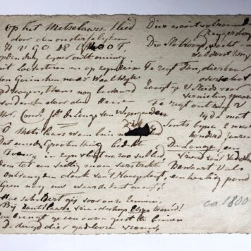 [Manuscript, poem, Grotius, ca 1800] Poem 'Op het metselaarskleed door den onsterfelijken Hugo de Groot (...) gedraagen, thans nog bewaard wordende door den heere mr. Corn. de Lange van Wijngaarden'. Manuscript, 1 p, ca. 1800.