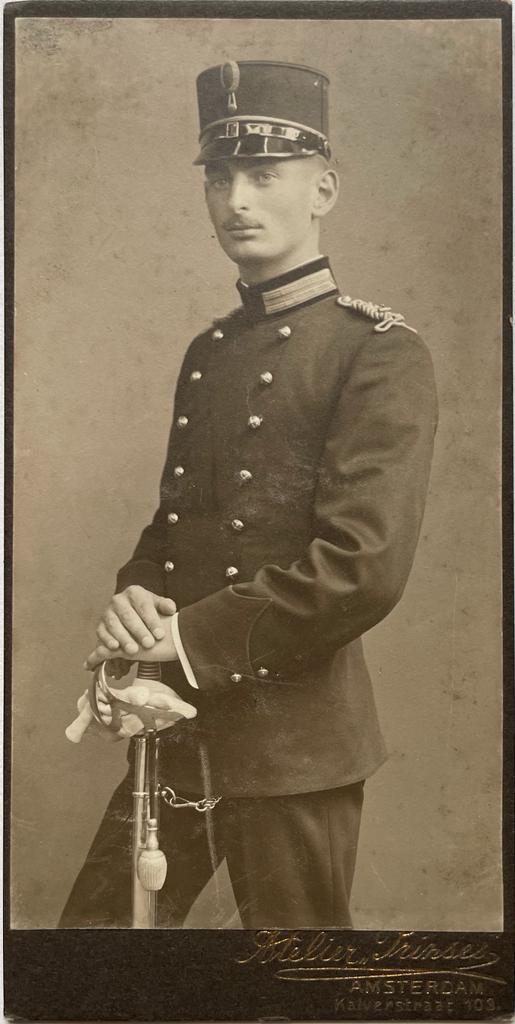Photo of ensign (vaandrig) Kramer in military uniform 1912