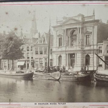 [Photography Teylers Museum] 2 Old photo's in Haarlem.