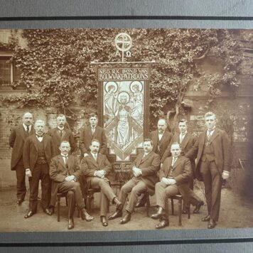 Photograph of the board of directors for the Dutch construction workers union (Ned. R.K. Bond van Bouwvakpatroons).
