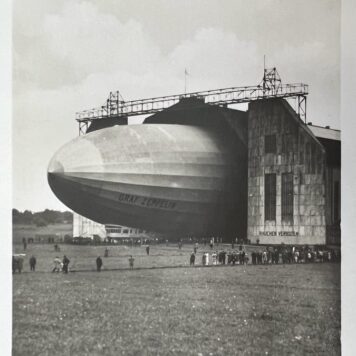 Photo Postcard of Zeppelin L Z 127 