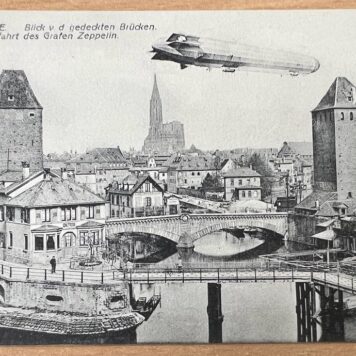 Postcard of Graf Zeppelin above Strassburg