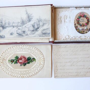 MASCH, VAN ABS, CORVER Album amicorum in de vorm van een oblong doosje met losse blaadjes van Margot Masch (?), 1861-1865.