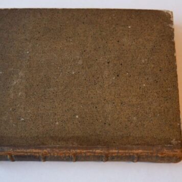 [Antique book, emblem, symbols, 1722] Tafereel van overdeftige zinnebeelden, gemaelt naer de deuchden, ondeuchden, gemoetsdriften der menschen (...) eerst beschreven door Cesare Ripa, Pierius Velerianus, Orus Apollo en anderen, maer nu in meerder orde gebracht (...) en (...) verklaert. Amsterdam, Onder de Linden, 1722.