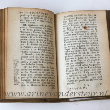 Histoire de la papesse Jeanne, fidelement tiree de la dissertation Latine de mr. de Spanheim. 2e ed., 2 volumes, 's-Gravenhage, H. Scheurleer, 1720.