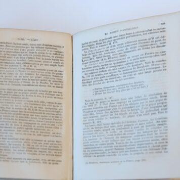 Paris guide par les principaux ecrivains et artistes de la France, two volumes, Premiere partie. La science, l'art. Deuxieme partie La vie, Paris, Lacroix, 1867, 2135 pag., illustrated, linen bindings.