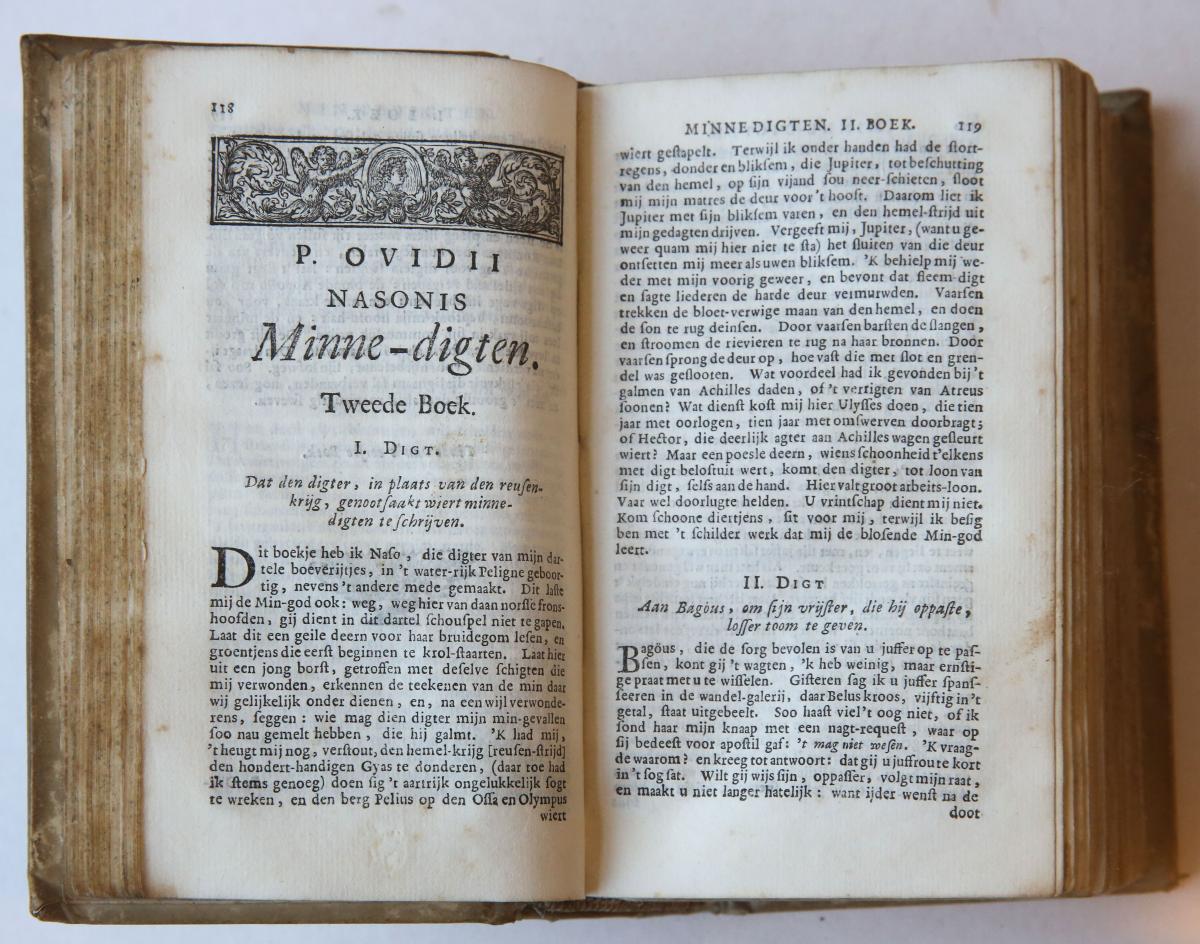 Alle de werken van P. Ovidius Naso vertaalt door Abraham Valentijn. Met privilegie van de Edele Groot Mogende Heeren Staten van Holland en West-Vriesland. Amsterdam, Pieter Mortier, 1697.