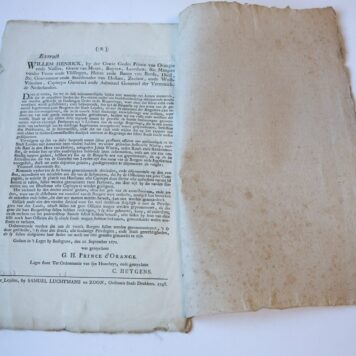 LEIDEN IN 1748--- Requeste [van Leidse schutters en burgers] aan (...) heeren van den Geregte der Stadt Leyden, d.d. 19-9-1748. Folio, 8 pag., gedrukt (bij Luchtmans te Leiden).