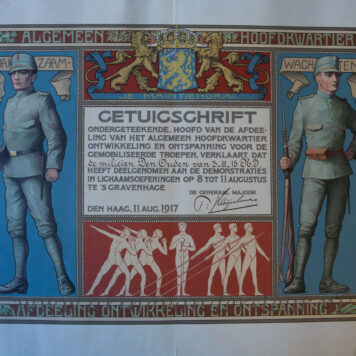 MILITARIA, 1917, DEN OUDEN Getuigschrift waarbij het “Hoofd van de afd. van het Alg. Hoofdkwartier Ontwikkeling en Ontspanning voor de gemobiliseerde troepen verklaart dat milicien Den Ouden aan de demonstraties lichaamsoefeningen heeft deelgenomen, d.d. Den Haag 11-8-1917”. Ondertekend: generaal majoor P. Kleynhoven (?).