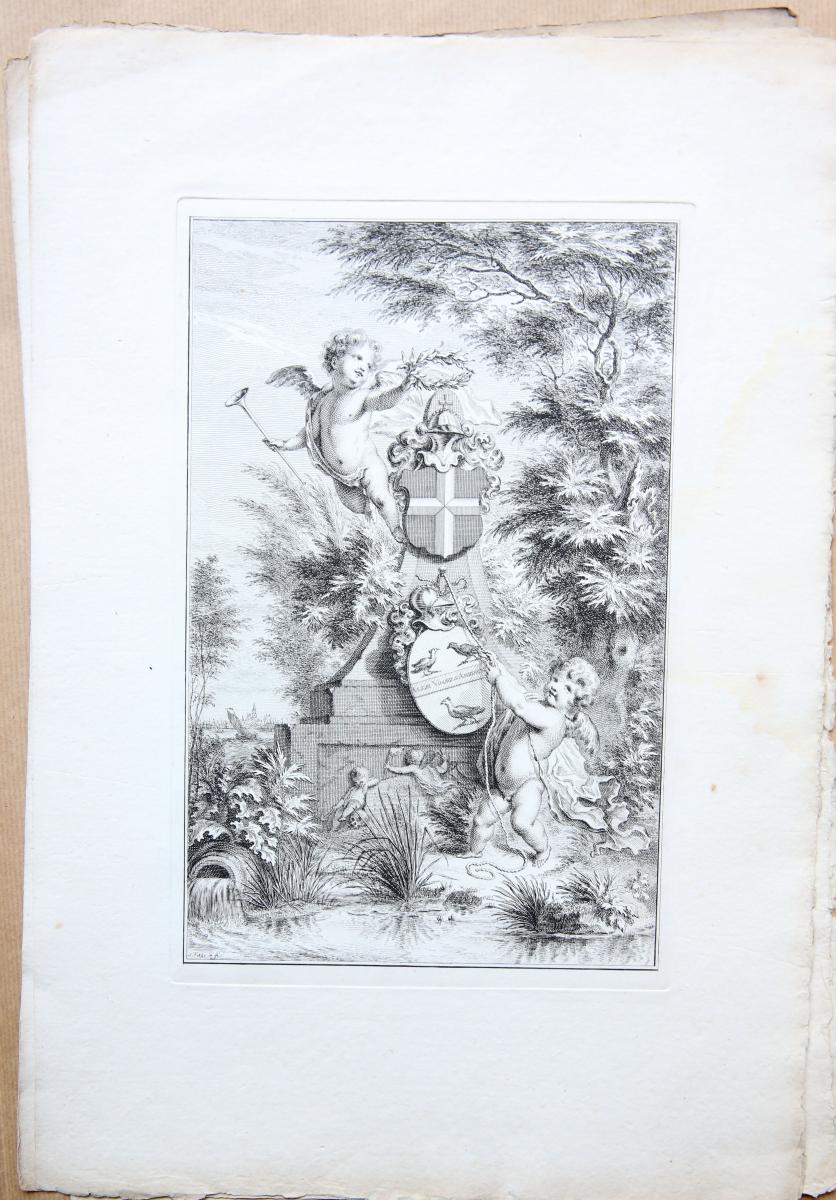 Fraai geëtst blad, 29x19 cm met een allegorische voorstelling van engelen met de familiewapens Pelt en Vogels en aan de horizon een gezicht op een stad met schepen op de voorgrond. Ets door Simon Fokke.