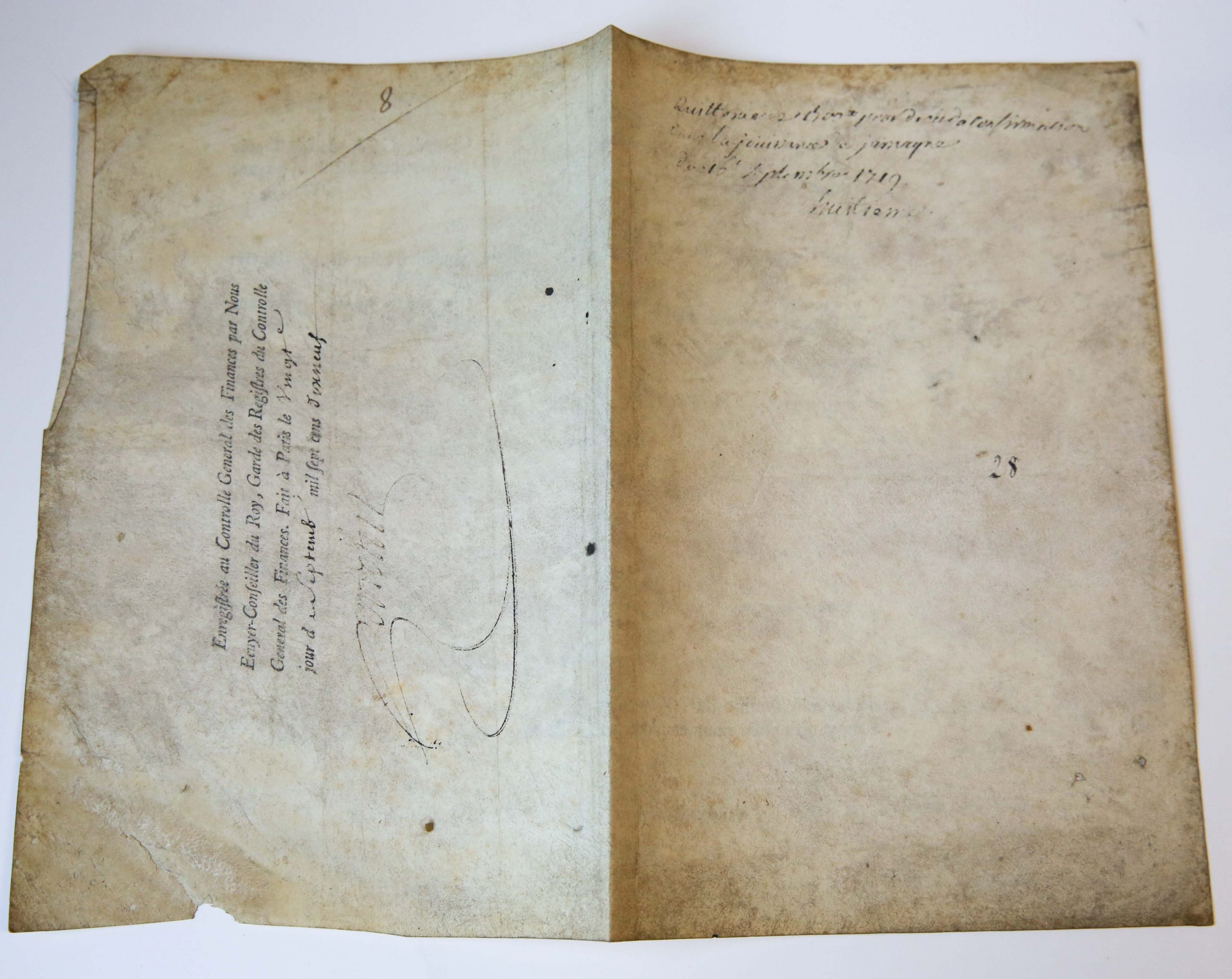 JAMAICA; GAUTEUX --- Twee kwitanties d.d. Parijs 1733 en 1769 t.n.v. Pierre Gauteux de Coudray, proprietaire de la Cense et seigneurie de Jamaique. Deels gedrukt, op perkament.
