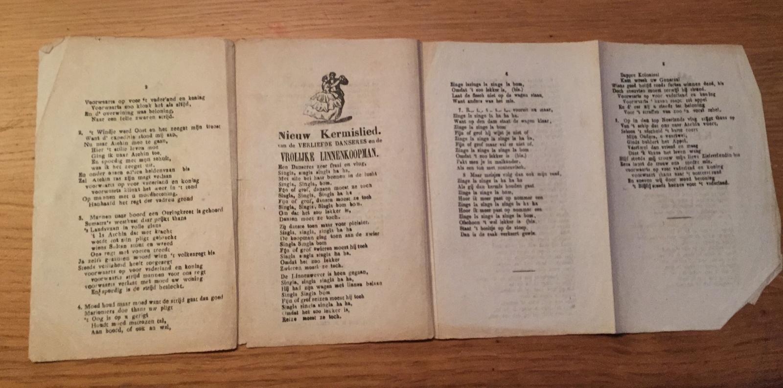 8 pages on one sheet with Kolonialen lied; Amsterdamsch Kermislied Vooruit maar, Nieuw Kermislied van de verliefde danseres en de Vrolijke Linnenkoopman. Gedrukt bij F.W. Vislaake Amsterdam.