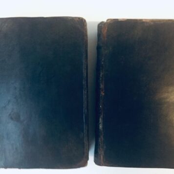 Redenerend vertoog over 't notaris ampt, behelzende eene duidelyke en nette verklaring van deszelfs gronden omtrent veelerleye gevallen in de practyk, alles volgens placaten en costumen dezer landen, 2 parts, second edition, Amsterdam, Ratelband 1736.