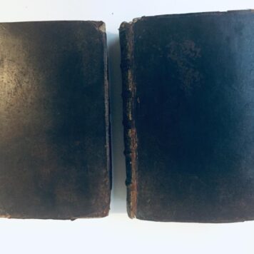 Redenerend vertoog over 't notaris ampt, behelzende eene duidelyke en nette verklaring van deszelfs gronden omtrent veelerleye gevallen in de practyk, alles volgens placaten en costumen dezer landen, 2 parts, second edition, Amsterdam, Ratelband 1736.